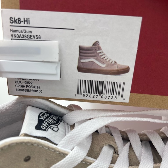 Vans WMNS Sk8-Hi
Humus/Gum Sneakers
VN0A38GEVS8
High-Top Sneakers in Beige - Picture 14 of 16